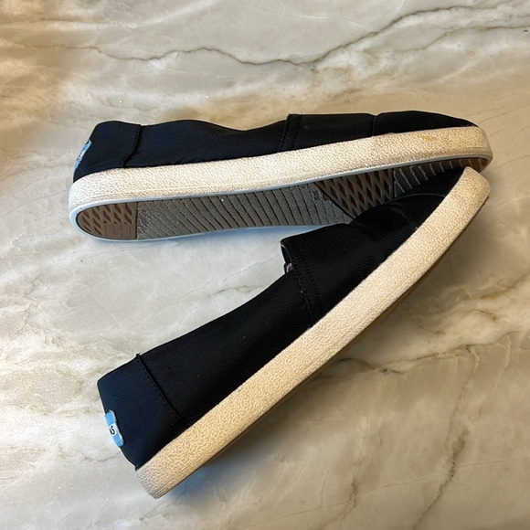 Tom’s Flat Black Shoes - Picture 10 of 14